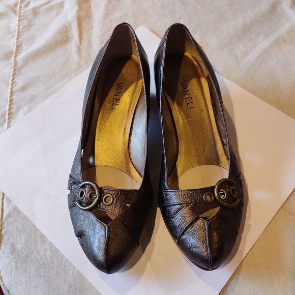 Bronze Van Eli size 8.5w Heels - Picture 3 of 4